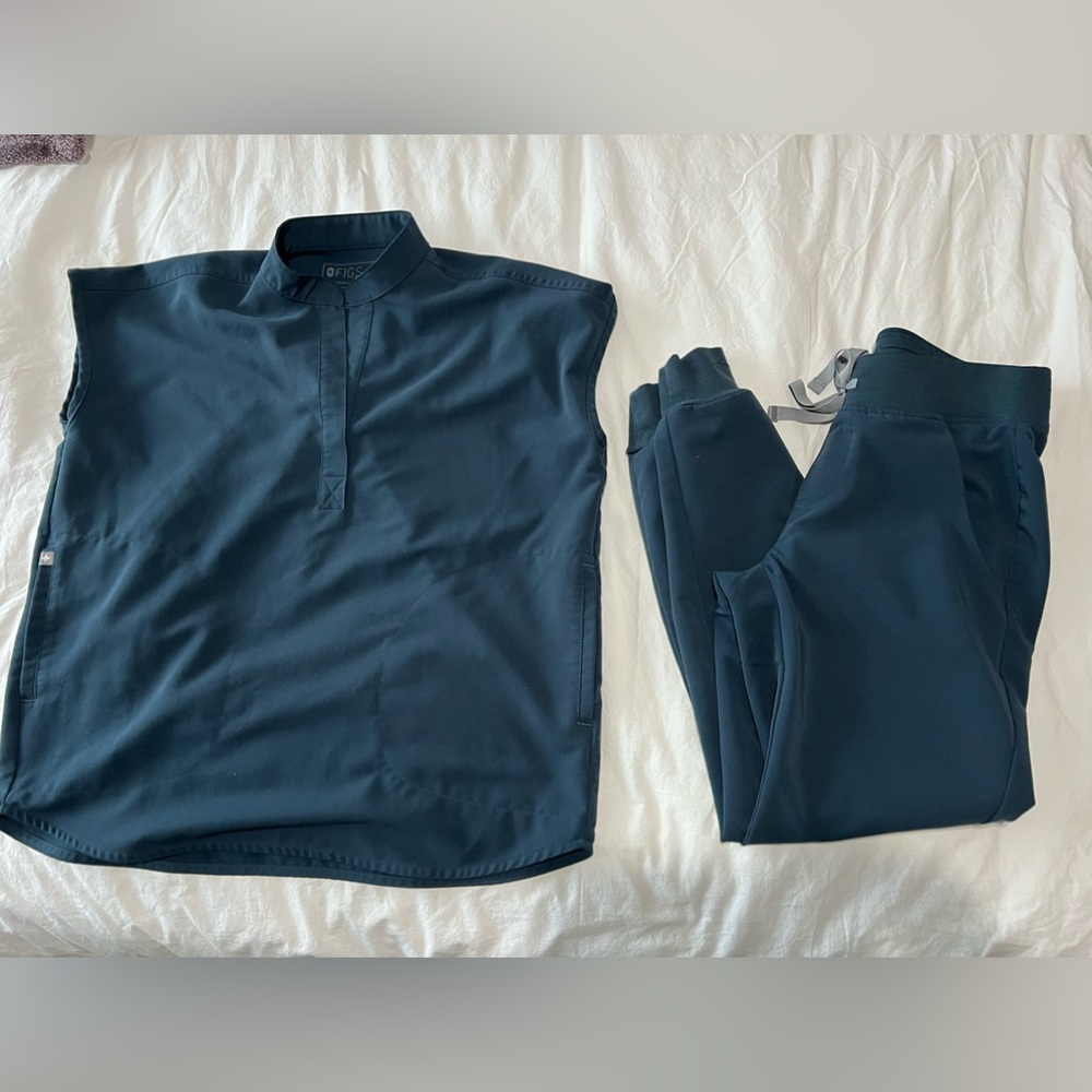 Figs Women's Dark Harbor Blue Scrub Set